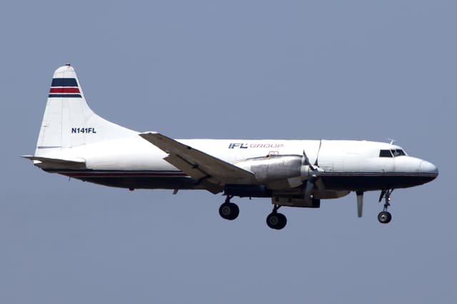 N141FL - Twin-engine aircraft