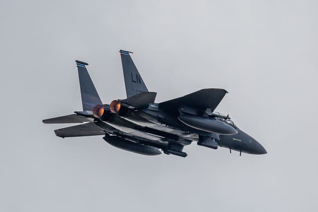  - Twin-engine aircraft