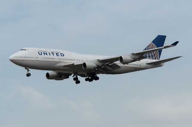 N127UA - Boeing
