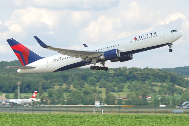N1612T - Twin-engine aircraft