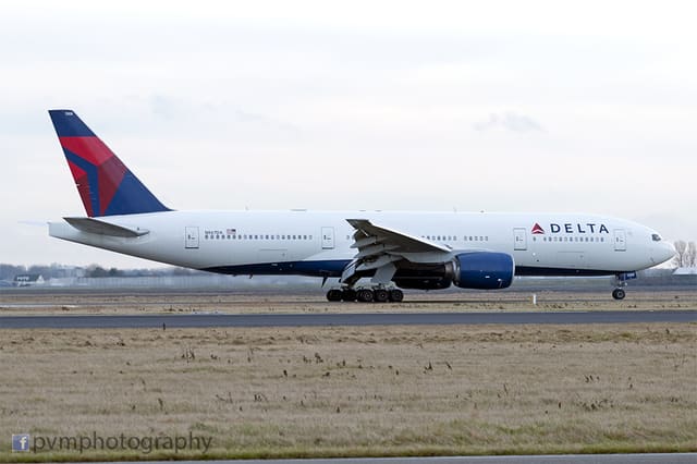 N867DA - Twin-engine aircraft