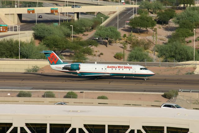 N37228 - Twin-engine aircraft