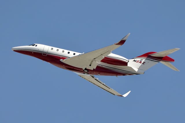 N2AZ - Business jet