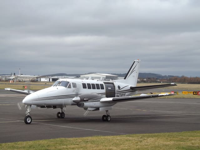 N4381Y - Twin-engine aircraft