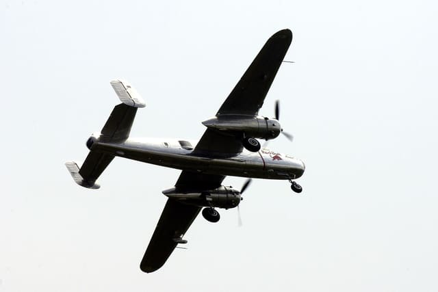 N6123C - Twin-engine aircraft