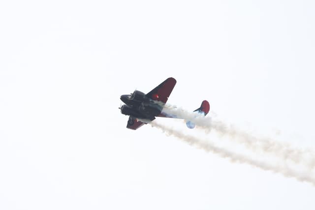 N9109R - Twin-engine aircraft
