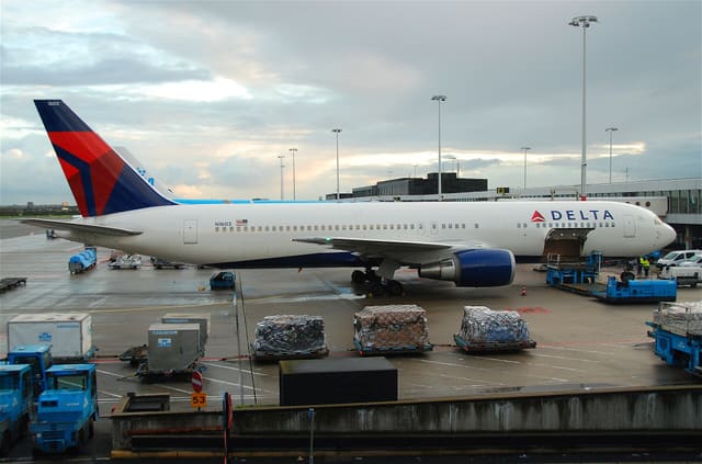 N1603 - Twin-engine aircraft