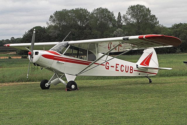 G-ECUB - Piper