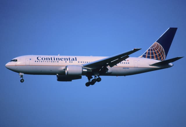 N68160 - Twin-engine aircraft