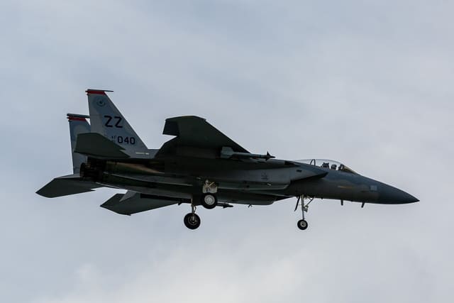  - Twin-engine aircraft