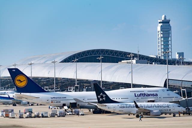 N13720 - Aircraft