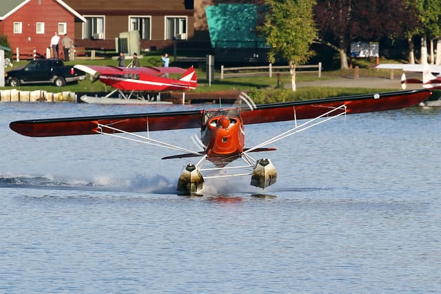 N2002V - Floatplane