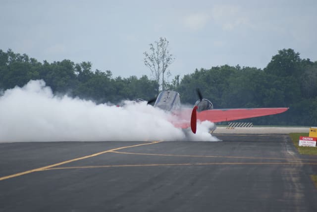 N9109R - Twin-engine aircraft
