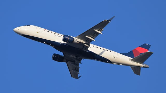 N227JQ - Embraer