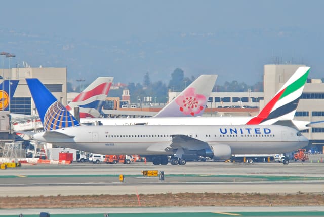 N669UA - Boeing