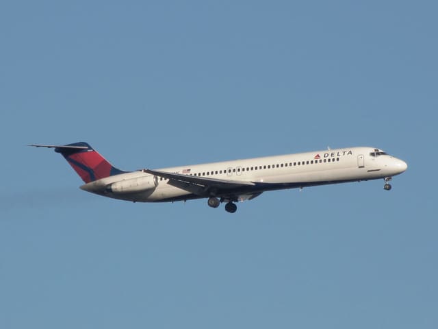 N675MC - Douglas