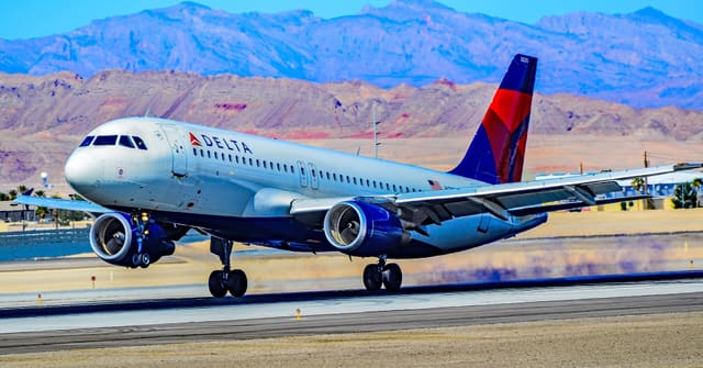 N325US - Twin-engine aircraft