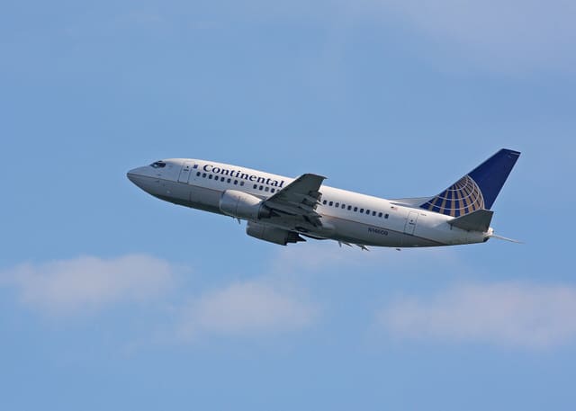 N14609 - Twin-engine aircraft