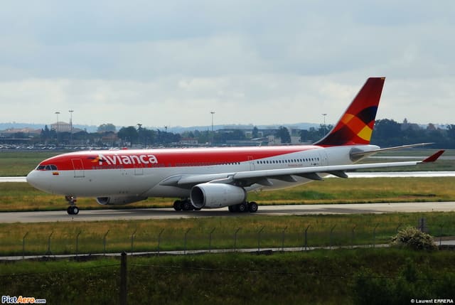 N969AV - Twin-engine aircraft