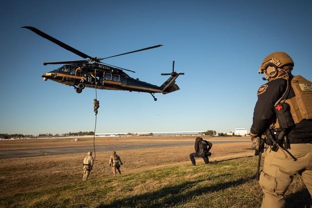 N72760 - Helicopter