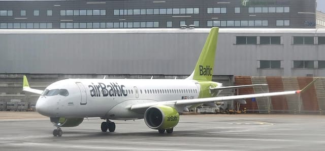 YL-CSB - Twin-engine aircraft