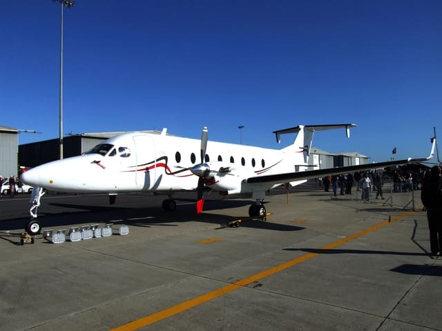 N136MJ - Twin-engine aircraft