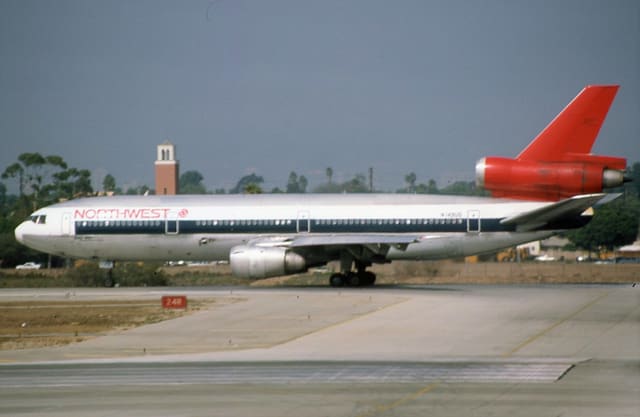 N149US - Douglas