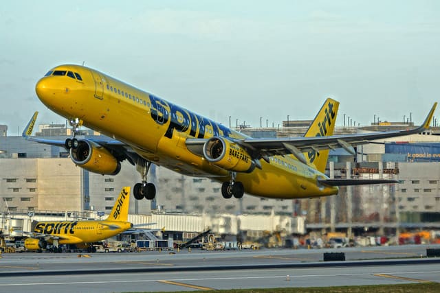 N681NK - Twin-engine aircraft