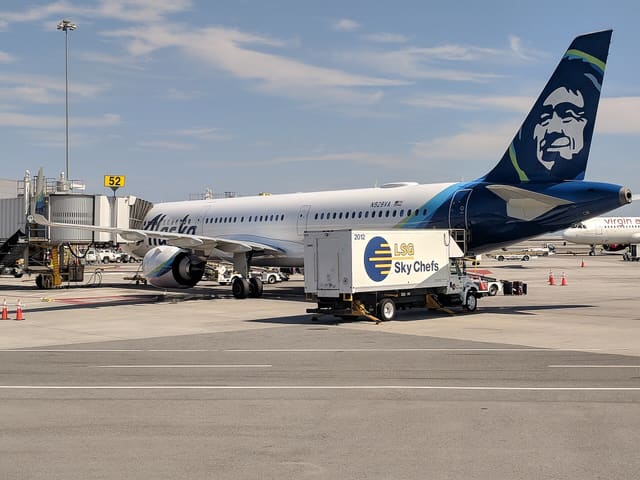 N928VA - Twin-engine aircraft