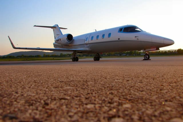 N141FM - Business jet