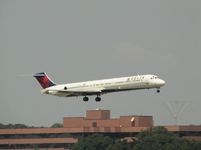 N998DL - Aircraft