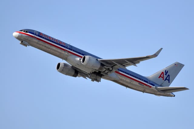 N688AA - Twin-engine aircraft