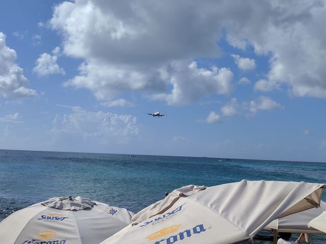 N17753 - Twin-engine aircraft