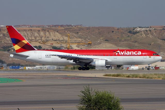 N948AV - Twin-engine aircraft