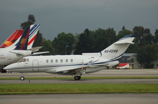 N6409A - Business jet