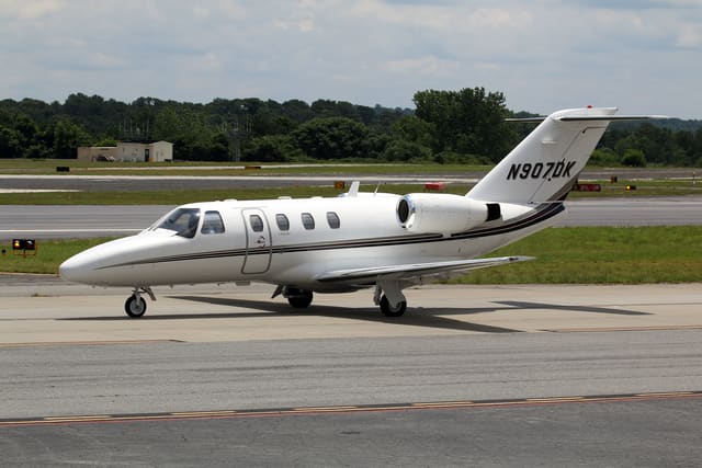 N907DK - Business jet