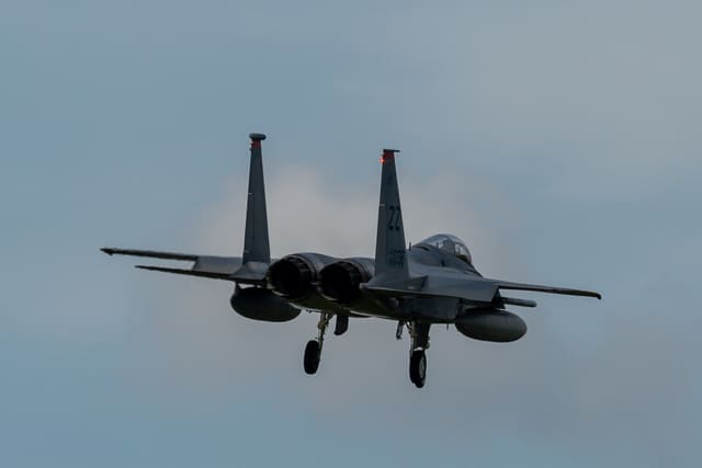  - Twin-engine aircraft