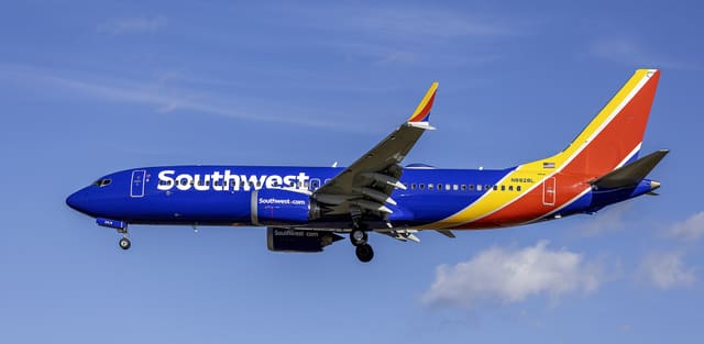 N8828L - Boeing