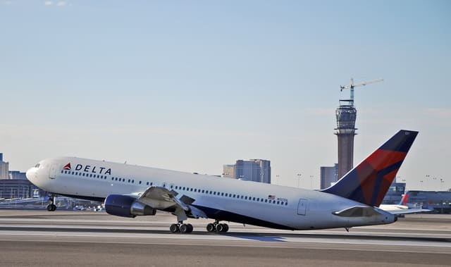 N137DL - Boeing