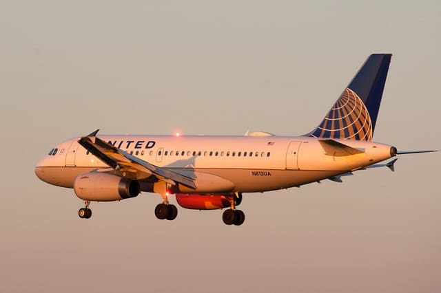 N813UA - Airbus