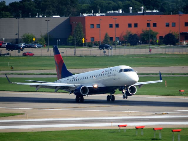 N747CZ - Embraer