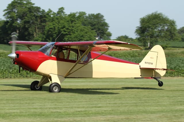 N1121W - Piper