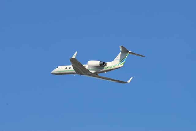 N240CX - Business jet