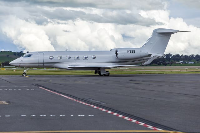 N399 — Business jet