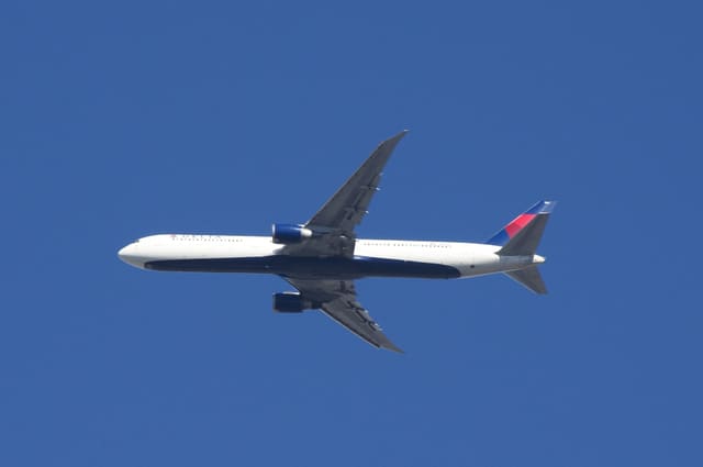 N840MH - Twin-engine aircraft