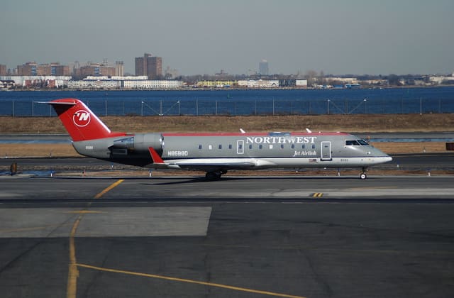 N8588D - Bombardier