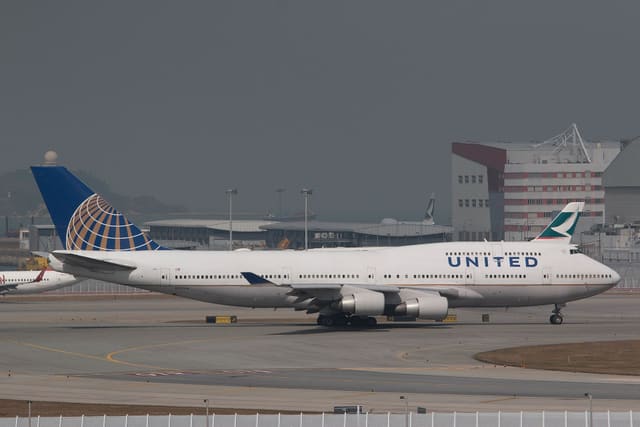 N127UA - Boeing