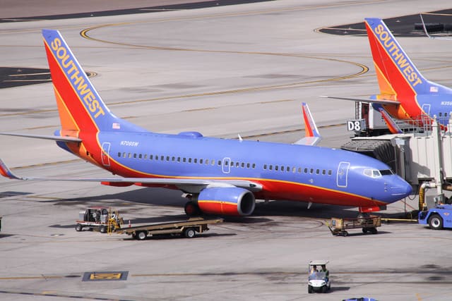 N709SW - Twin-engine aircraft