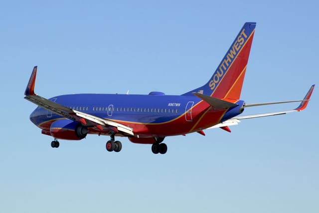 N967WN - Twin-engine aircraft
