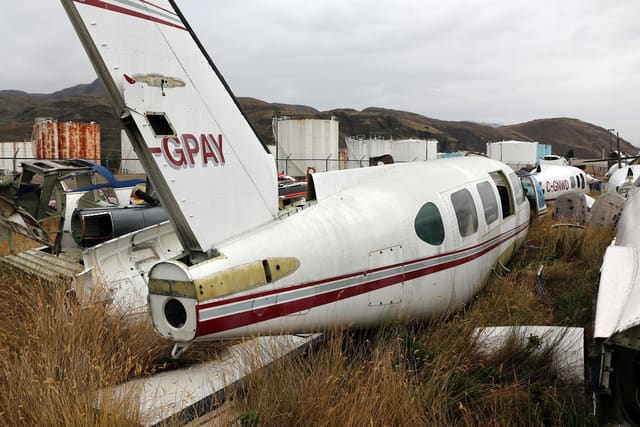 C-GPAY - Twin-engine aircraft